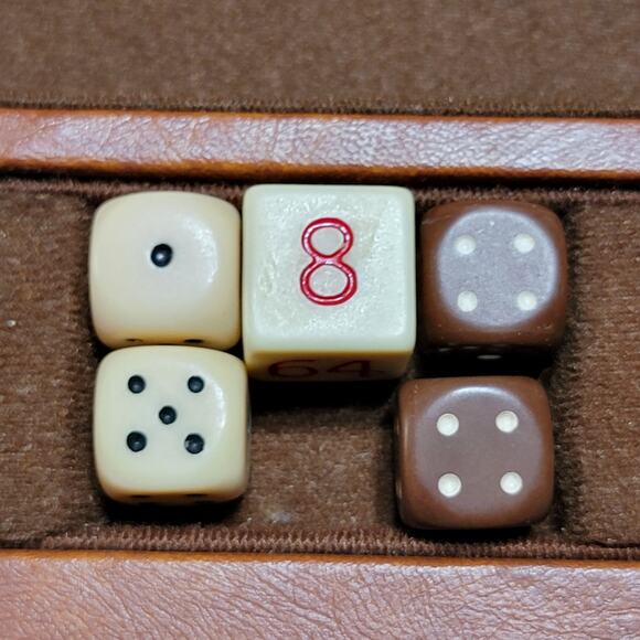 VINTAGE Backgammon Game in Classic Brown Suitcase - Picture 3 of 9